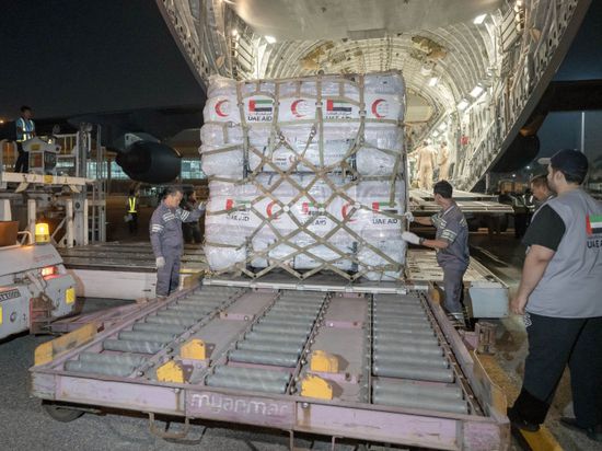 الإمارات ترسل 200 طن من المساعدات الإنسانية إلى ميانمار