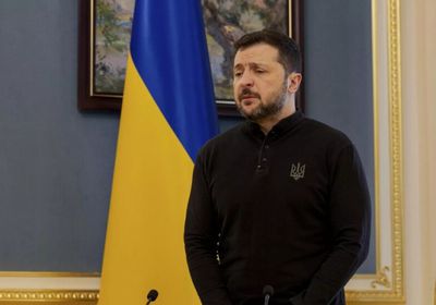 الرئيس الأوكراني يفرض عقوبات على 130 شخصية وكيانا روسي