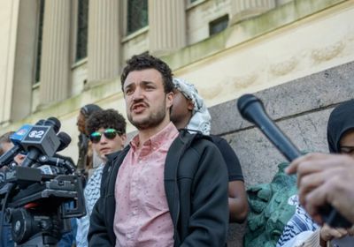 محكمة أمريكية تسمح بترحيل الناشط محمود خليل