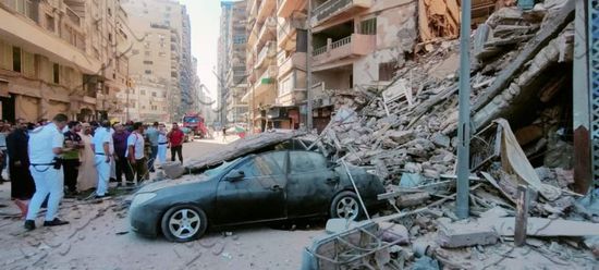 انهيار عقار في محافظة الإسكندرية بمصر