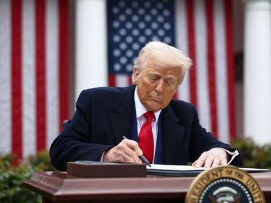 ترامب يُنهي الحماية المؤقتة لآلاف الأفغان والكاميرونيين