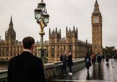 بريطانيا تدرس إلغاء أو دمج 300 هيئة عامة لخفض النفقات