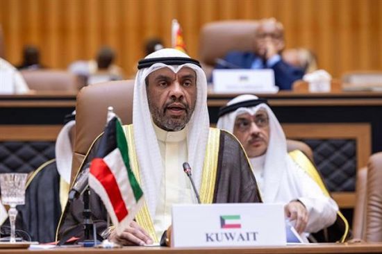 هاتفياً.. وزيرا خارجية الكويت وعمان يبحثان المستجدات الإقليمية