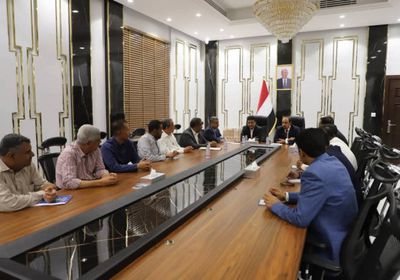 محافظ حضرموت يناقش تأمين مخزون الغاز المنزلي