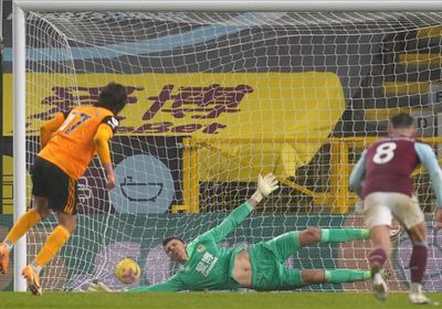 ولفرهامبتون يبتعد عن مراكز الهبوط بالفوز على توتنهام