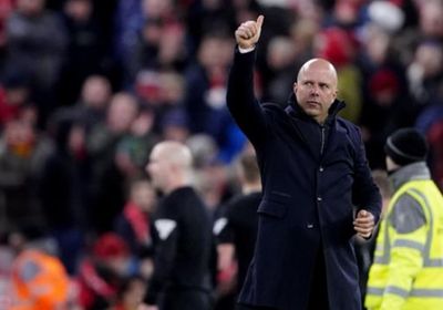 سلوت يشيد بعقلية الفريق مع اقتراب ليفربول من لقب الدوري