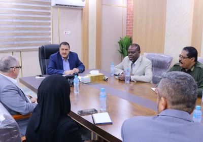مدير أمن عدن يؤكد توفير الحماية لطواقم العمل الإغاثي