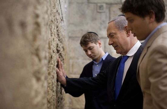 نتنياهو يدعم نجله بعد تطاوله على الرئيس الفرنسي