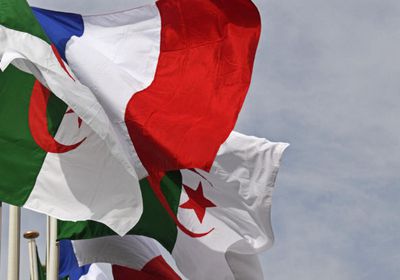 الجزائر تطرد 12 موظفًا في السفارة الفرنسية