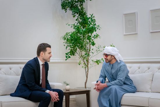 عبدالله بن زايد يستقبل وزير خارجية مقدونيا الشمالية في أبوظبي