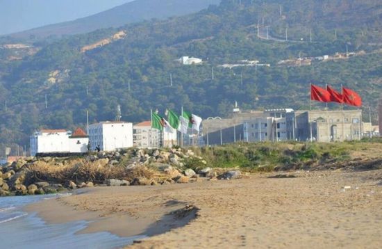 الجزائر تسلم دفعة جديدة من المعتقلين المغاربة للرباط