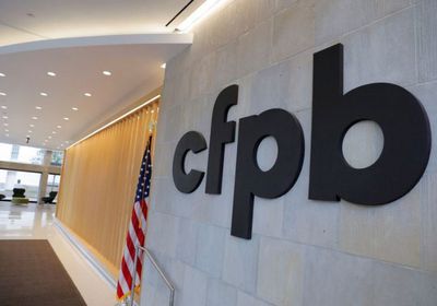 محكمة أمريكية تسمح بتسريح موظفي مكتب حماية المستهلك