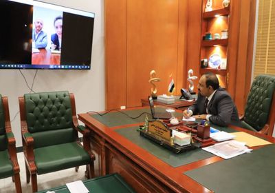 السفير الأمريكي يعتزم زيارة محافظة حضرموت