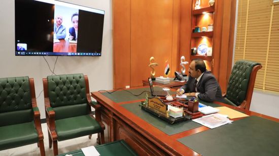 السفير الأمريكي يعتزم زيارة محافظة حضرموت