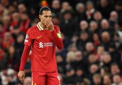  فان دايك يمدد عقده مع ليفربول حتى عام 2027