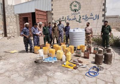 حملات لضبط مصانع الخمور وتجار المخدرات بالمكلا