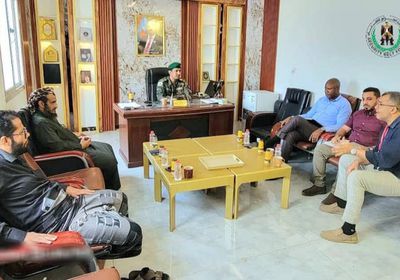 الحزام الأمني والصليب الأحمر يبحثان إقامة دورة بنزع الألغام