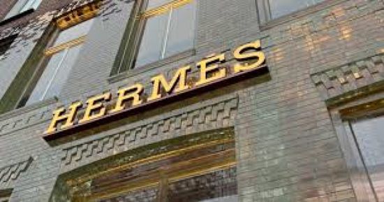 "هيرميس" تتجاوز "إل في إم إتش" وتتصدر مؤشر "كاك 40" الفرنسي
