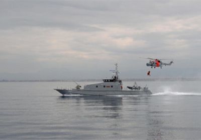 الدفاع الجزائرية: إجلاء 3 بحارة بريطانيين