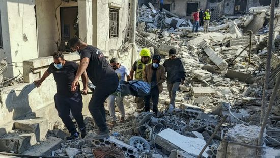 مقتل أكثر من 90 شخصًا في غارات إسرائيلية بغزة