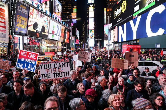 تظاهرات بمختلف الولايات الأمريكية ضد ترامب