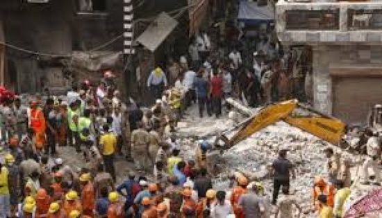 ضحايا في انهيار مبنى سكني بـ"نيودلهي"