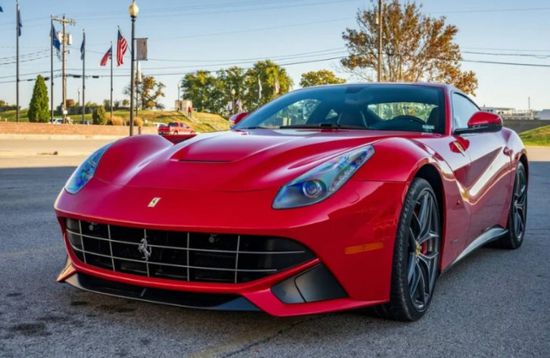 فيراري تطلق أول سيارة كهربائية بالكامل في أكتوبر