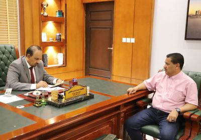 محافظ حضرموت يتابع سير مشروع الأبراج "132 كيلو فولت"