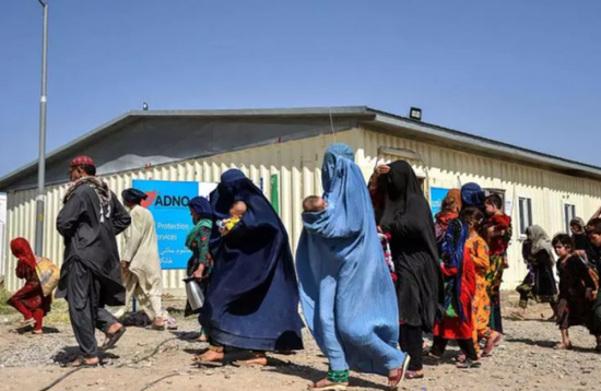 إطلاق سراح 175 لاجئاً أفغانياً من السجون الباكستانية