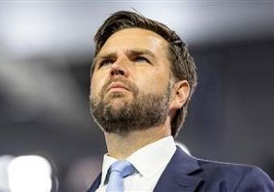 دي فانس يجري زيارة إلى الهند