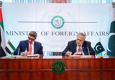 عبدالله بن زايد يوقع مذكرتي تفاهم مع وزير الخارجية الباكستاني