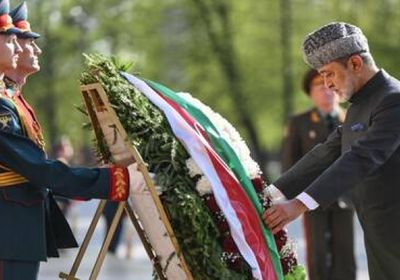 سلطان عمان يزور قبر الجندي المجهول في موسكو