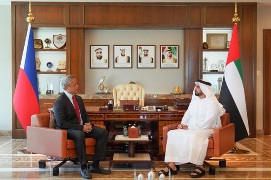 سيف بن زايد يلتقي وزير الداخلية الفلبيني في أبوظبي