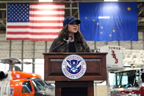 سرقة حقيبة يد وزيرة أمريكية خلال عيد الفصح