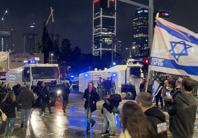 اشتباكات عنيفة بين شرطة الاحتلال ومتظاهرين بتل أبيب