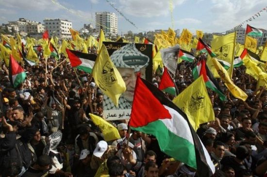 فتح تطالب حماس بالتوقف عن اللعب بمصير الفلسطينيين