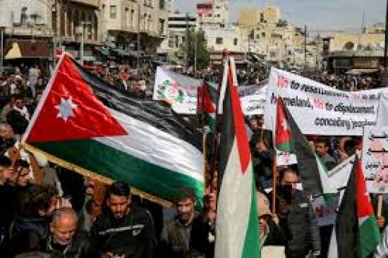 الأردن يحظر جماعة الإخوان المسلمين ويصادر أصولها ومكاتبها