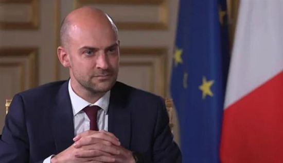 وزير الخارجية الفرنسي يدعو إلى عدم انجرار العراق إلى نزاعات