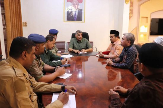 مدير أمن ساحل حضرموت يثمن التزام الجالية الإندونيسية بالقوانين المحلية