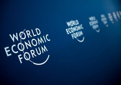 المنتدى الاقتصادي العالمي يفتح تحقيقا بشأن مؤسسه