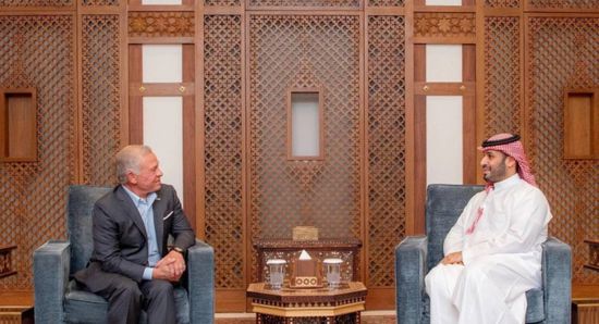 ولي العهد السعودي يستقبل ملك الأردن في قصر السلام