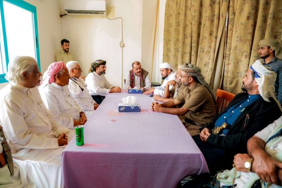 اللواء بن بريك يلتقي نخبة من مشائخ يافع الحضرمية