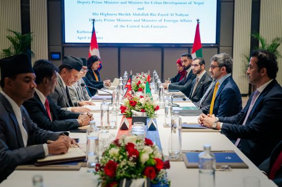 وزير الخارجية الإماراتي يلتقي براكاش مان سينغ في نيبال