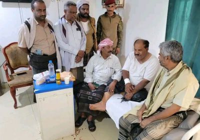 انتقالي شبوة يطمئن على صحة قائد القوات المشتركة بالمحافظة