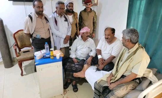 انتقالي شبوة يطمئن على صحة قائد القوات المشتركة بالمحافظة