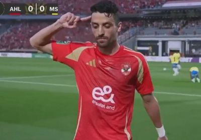 طاهر محمد طاهر يحرز الهدف الأول للأهلي في مرمى صنداونز