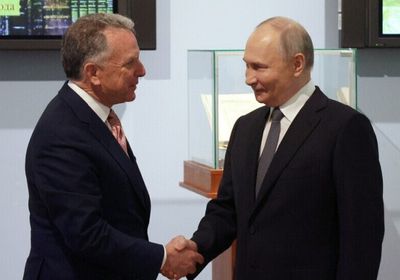 أوشاكوف يشيد باجتماع ويتكوف مع بوتين