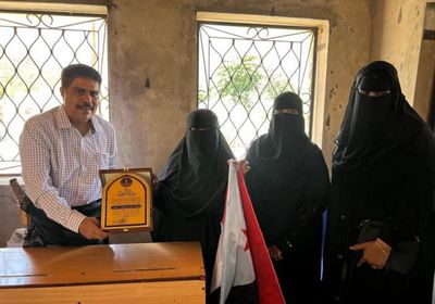 انتقالي حضرموت يكرم المناضلة "أم هارون"