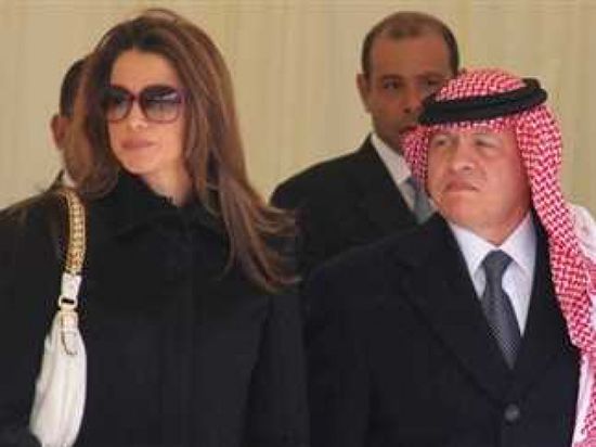 عاهل الأردن وقرينته يشاركان بمراسم جنازة قداسة البابا فرنسيس