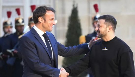 ماكرون: أوكرانيا مستعدة لوقف إطلاق النار غير مشروط